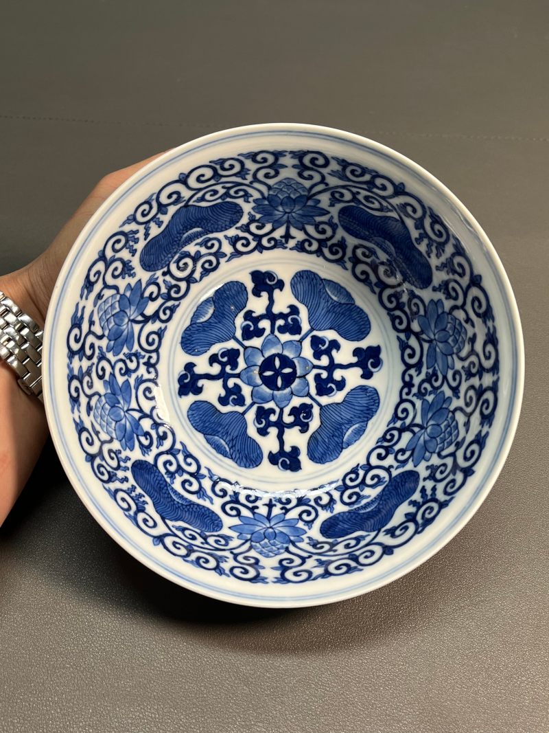 清光绪  内青花外粉彩瑞果纹碗 - 图8