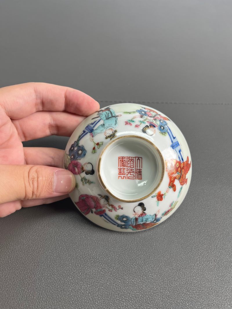 清道光  粉彩“十二花神”图盖碗 - 图11