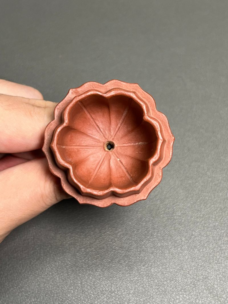 清 朱泥高菱花壶 - 图25