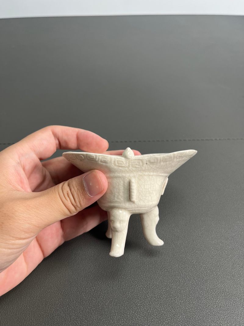 清乾隆  仿定白釉爵杯 - 图4