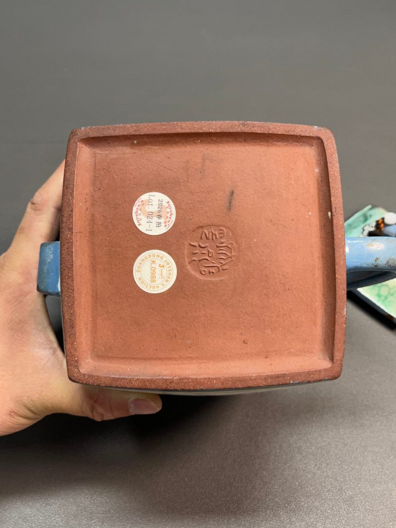 清中期  紫砂胎粉彩开光花卉纹茶壶 - 图12