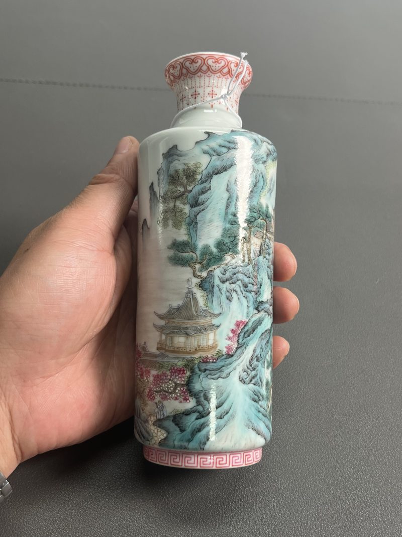 民国  粉彩“瑶台仙境”图瓶 - 图3