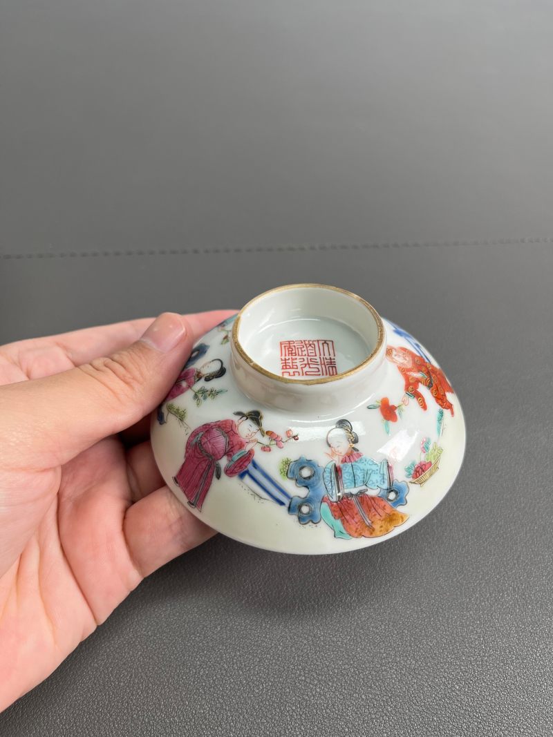 清道光  粉彩“十二花神”图盖碗 - 图12