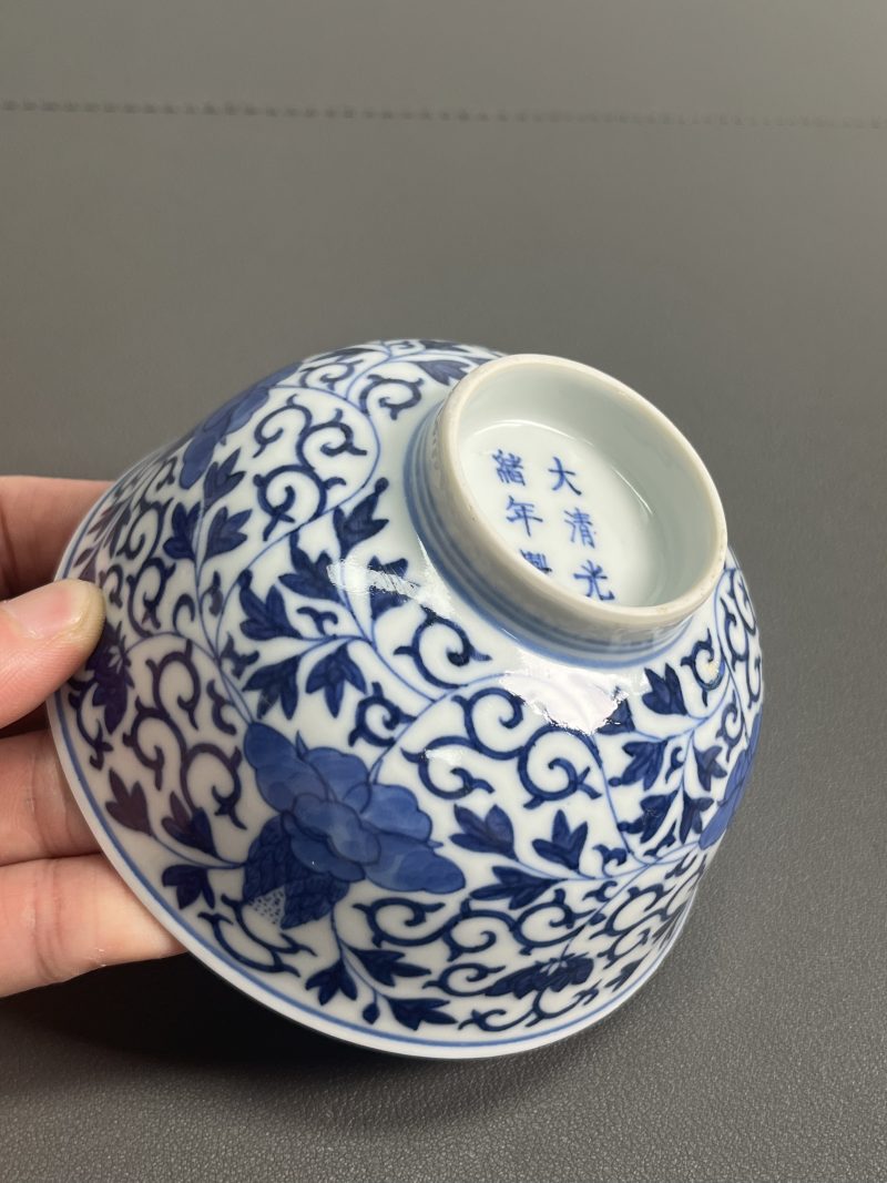 清光绪  青花缠枝花卉纹碗 - 图12