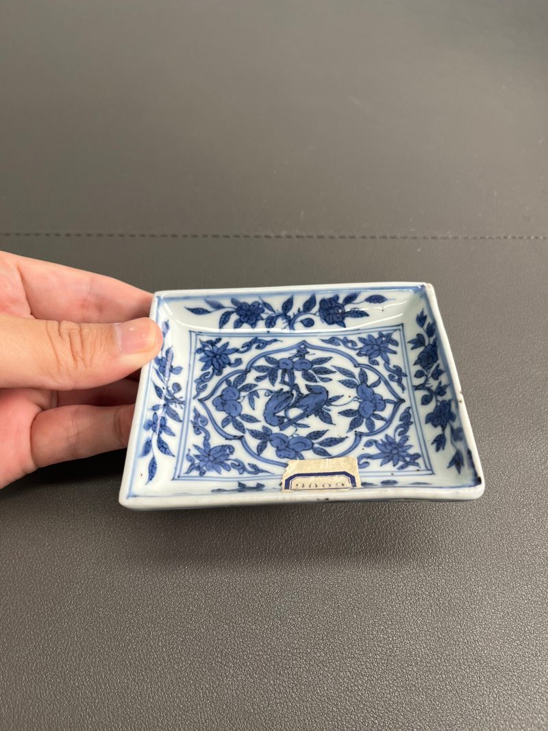 明万历  青花开光花鸟纹四方小碟（一对） - 图7