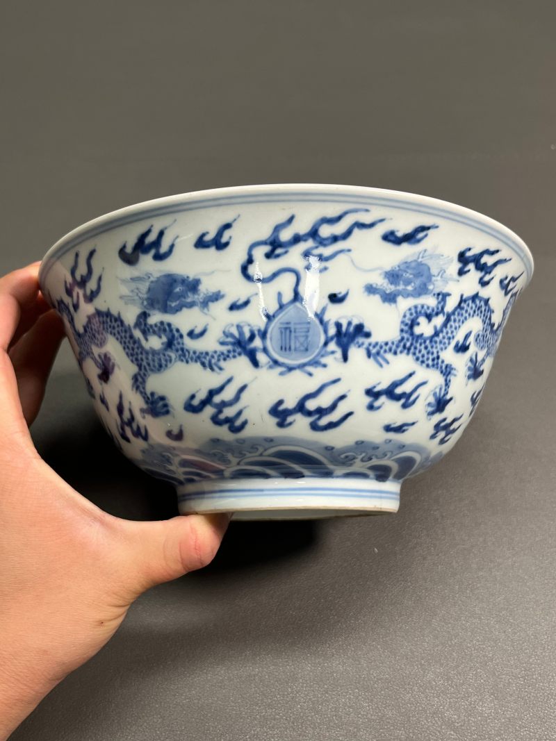 清康熙  青花“双龙捧福寿”纹大碗 - 图3