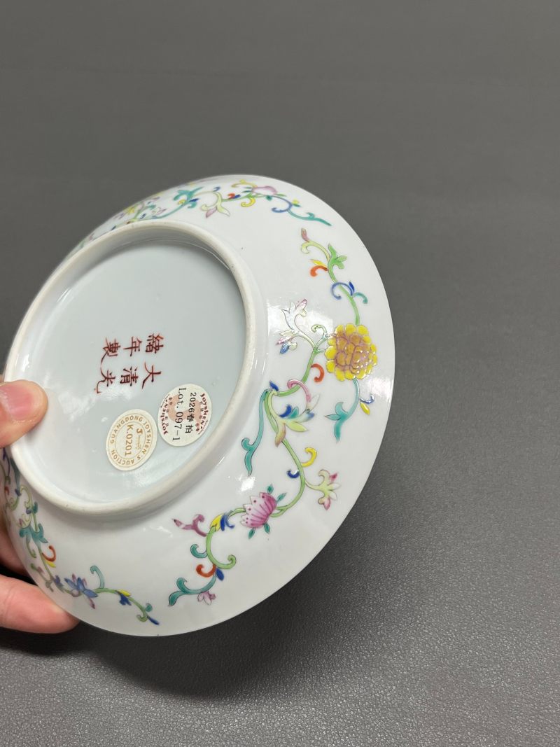 清光绪  粉彩八吉祥纹盘（一对） - 图10