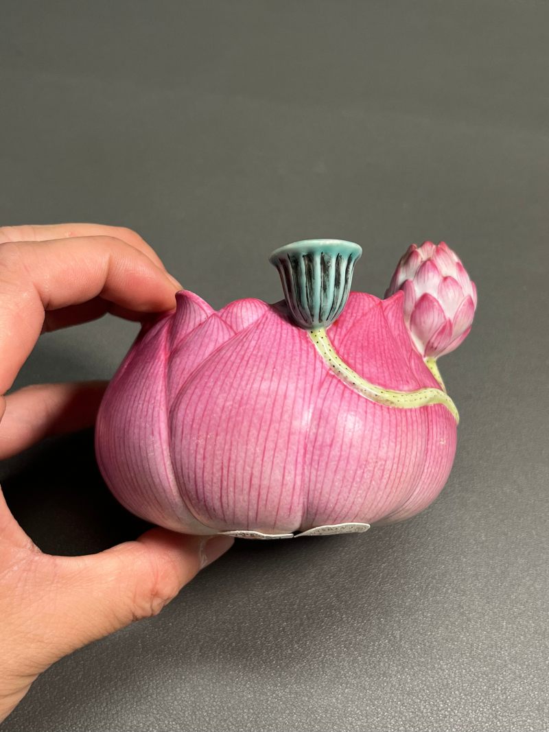 清乾隆  粉彩荷花形水盂 - 图7