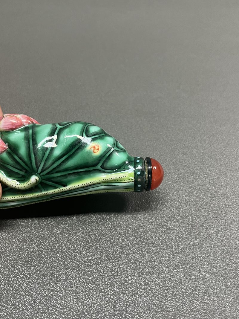 清  仿生荷叶莲花鼻烟壶 - 图10