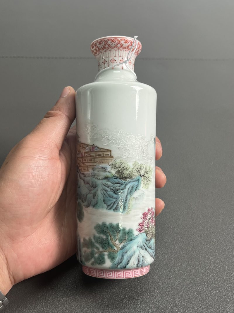 民国  粉彩“瑶台仙境”图瓶 - 图5