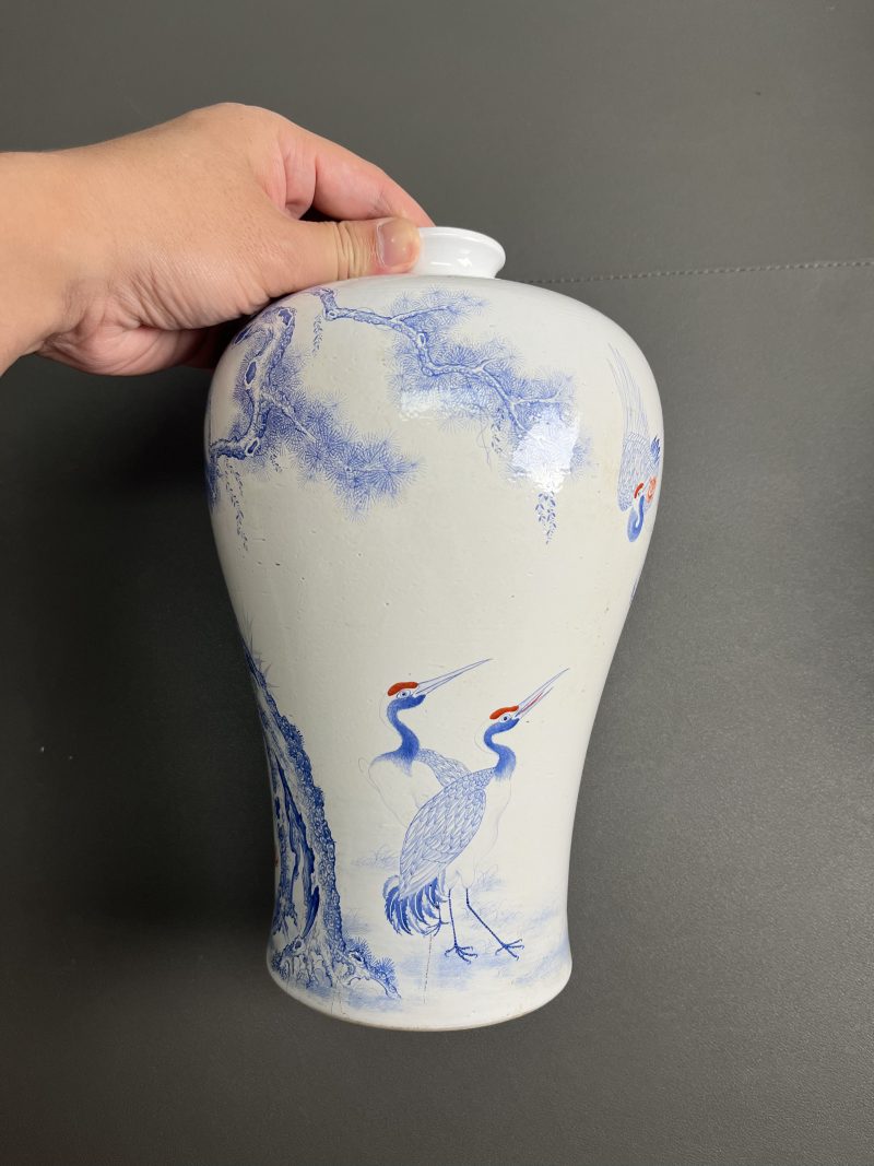 民国  瓷胎蓝料仙鹤纹梅瓶 - 图3