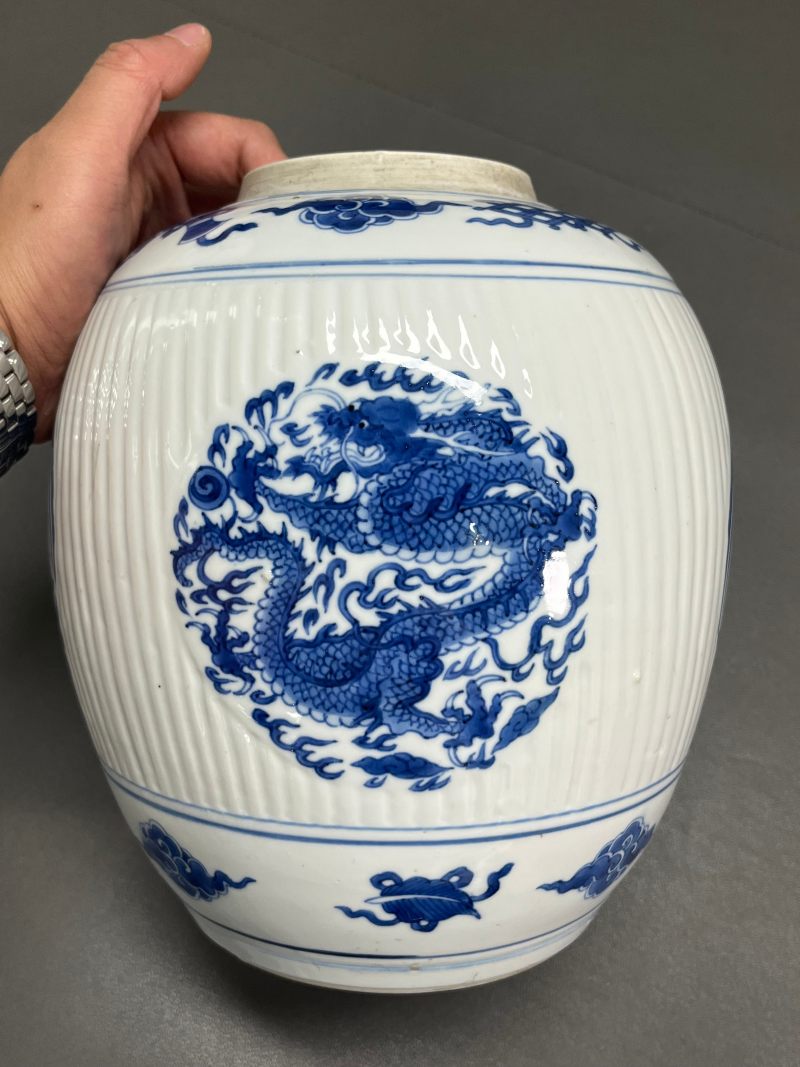 清康熙  青花龙凤纹瓜棱罐（带木盖） - 图8