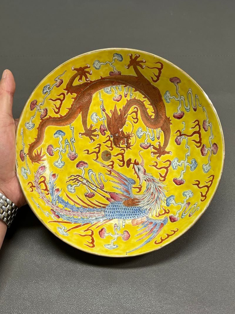 清光绪 黄地粉彩龙凤呈祥纹盘（一对） - 图4