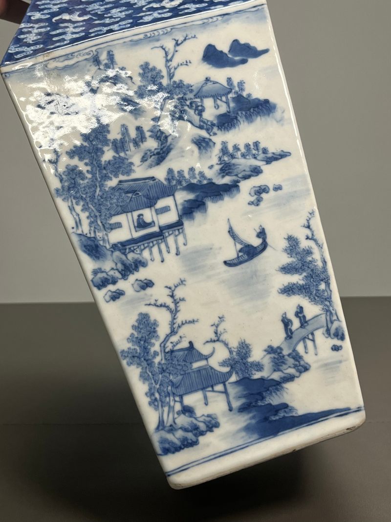 清中期  青花文人山水云蝠纹四方大尊 - 图7
