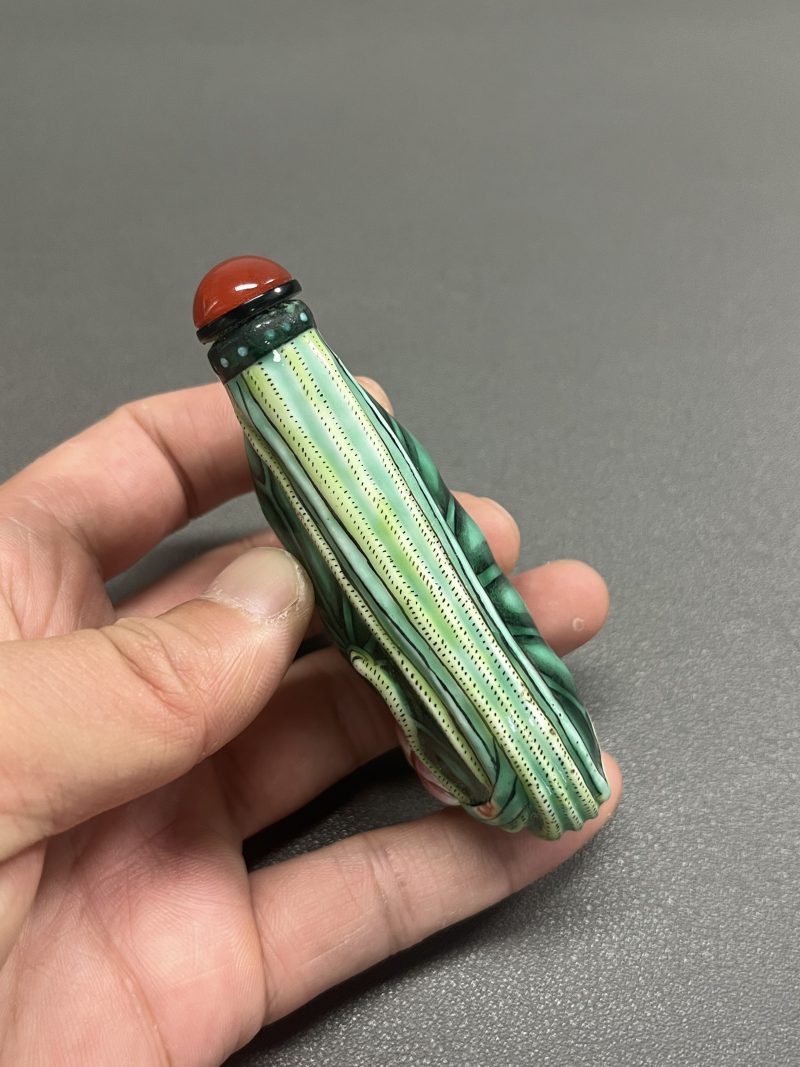 清  仿生荷叶莲花鼻烟壶 - 图11