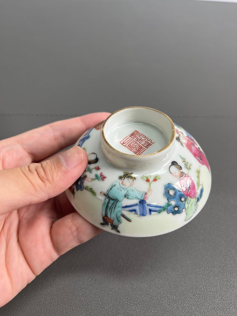 清道光  粉彩“十二花神”图盖碗 - 图15