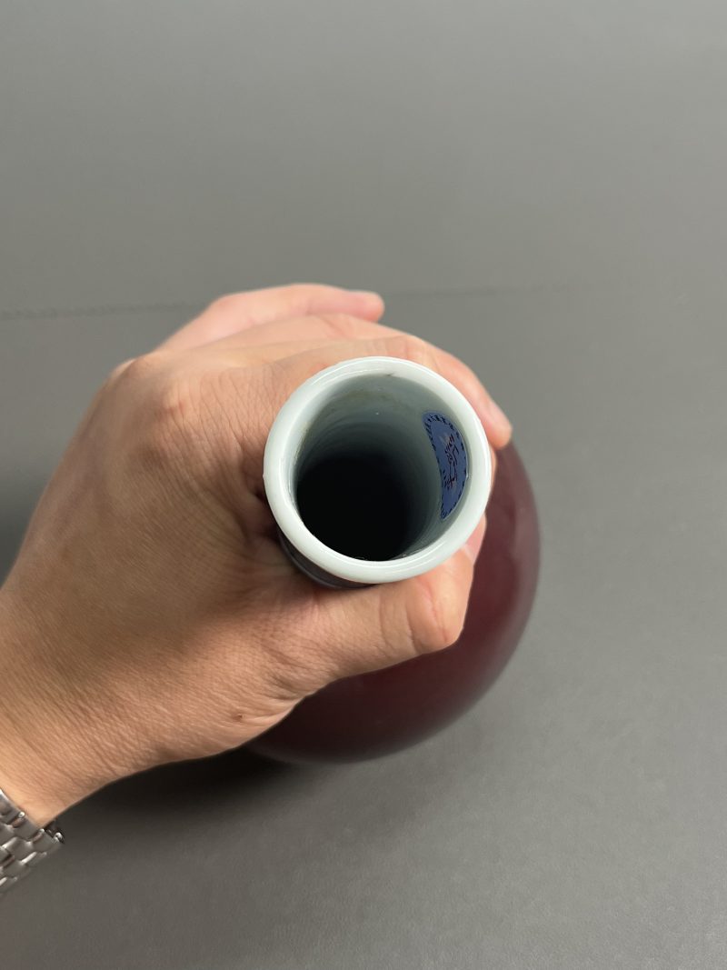 清乾隆 霁红釉天球瓶 - 图8
