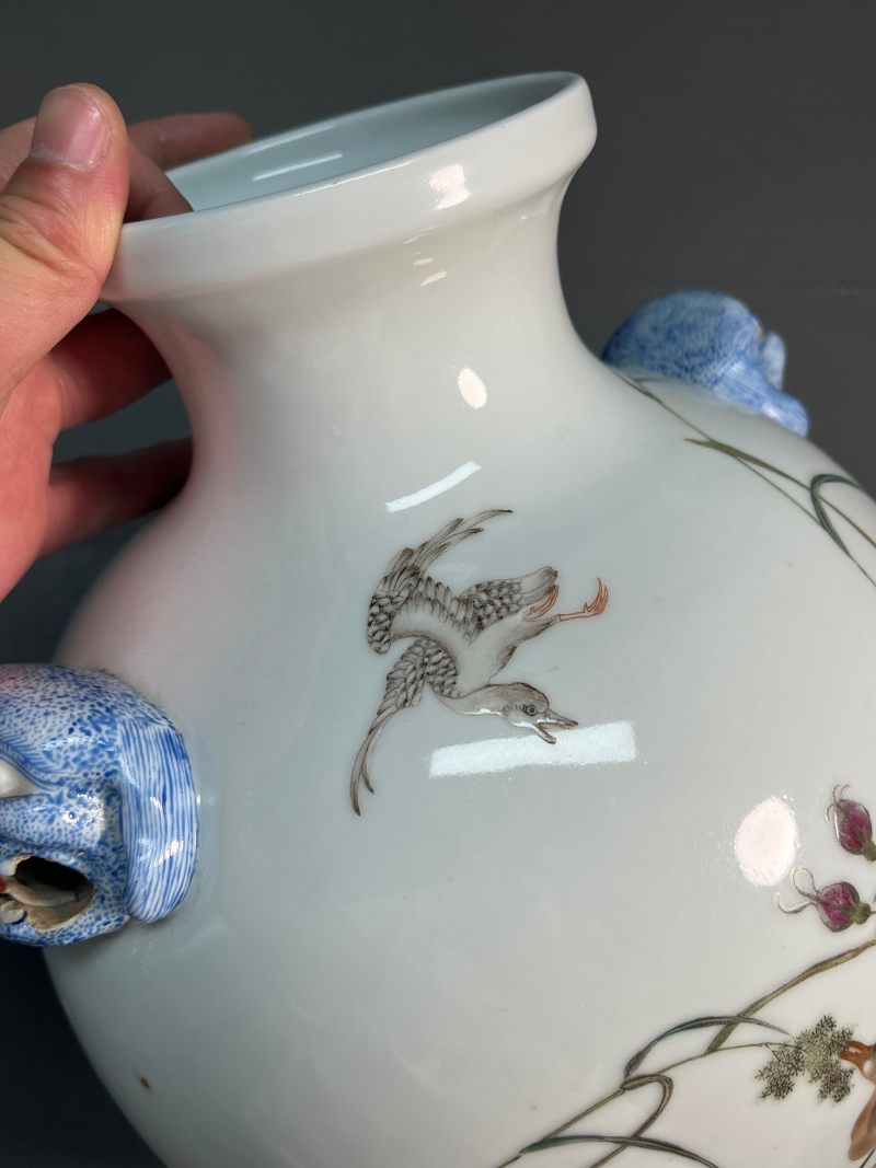 民国  珐琅彩“芦雁纹”双兽面铺首耳尊 - 图9