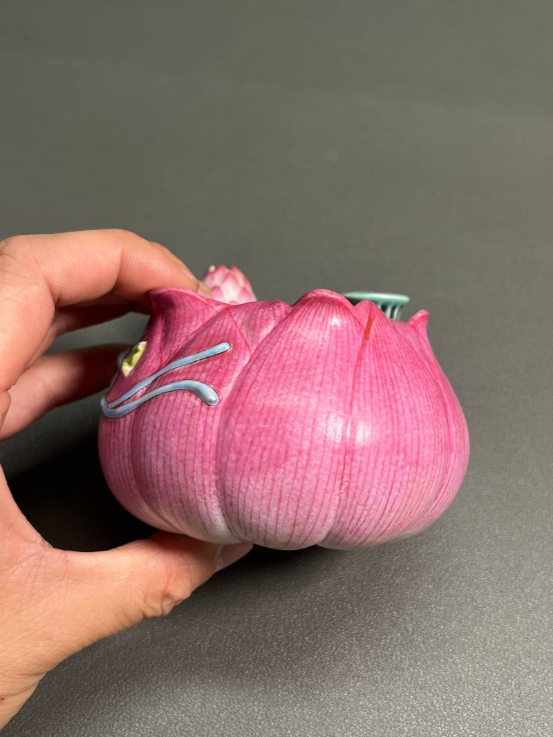 清乾隆  粉彩荷花形水盂 - 图9