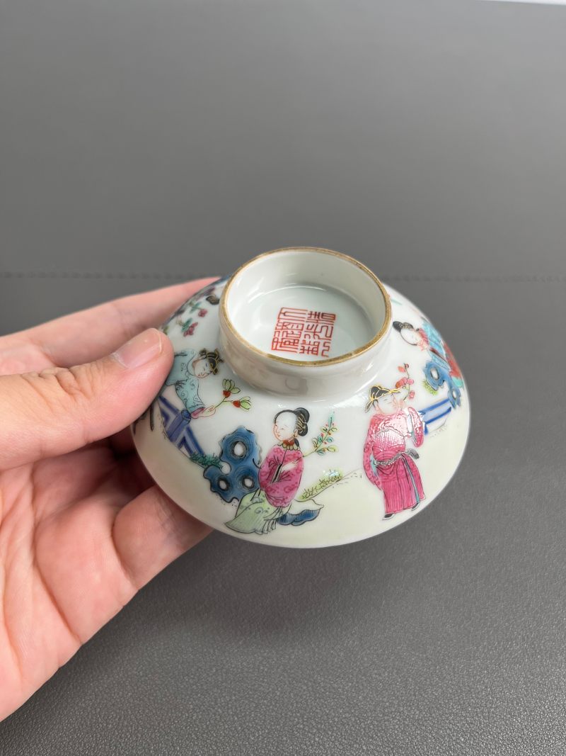 清道光  粉彩“十二花神”图盖碗 - 图16