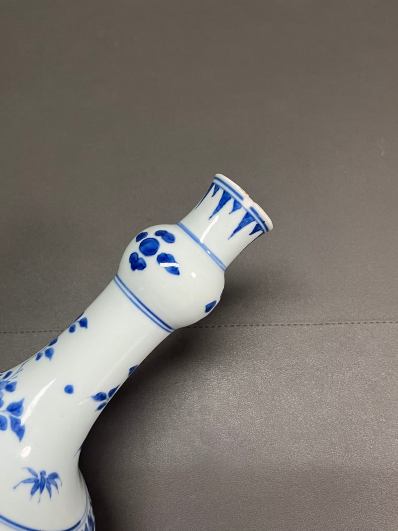 明崇祯 青花花鸟图瓶 - 图12