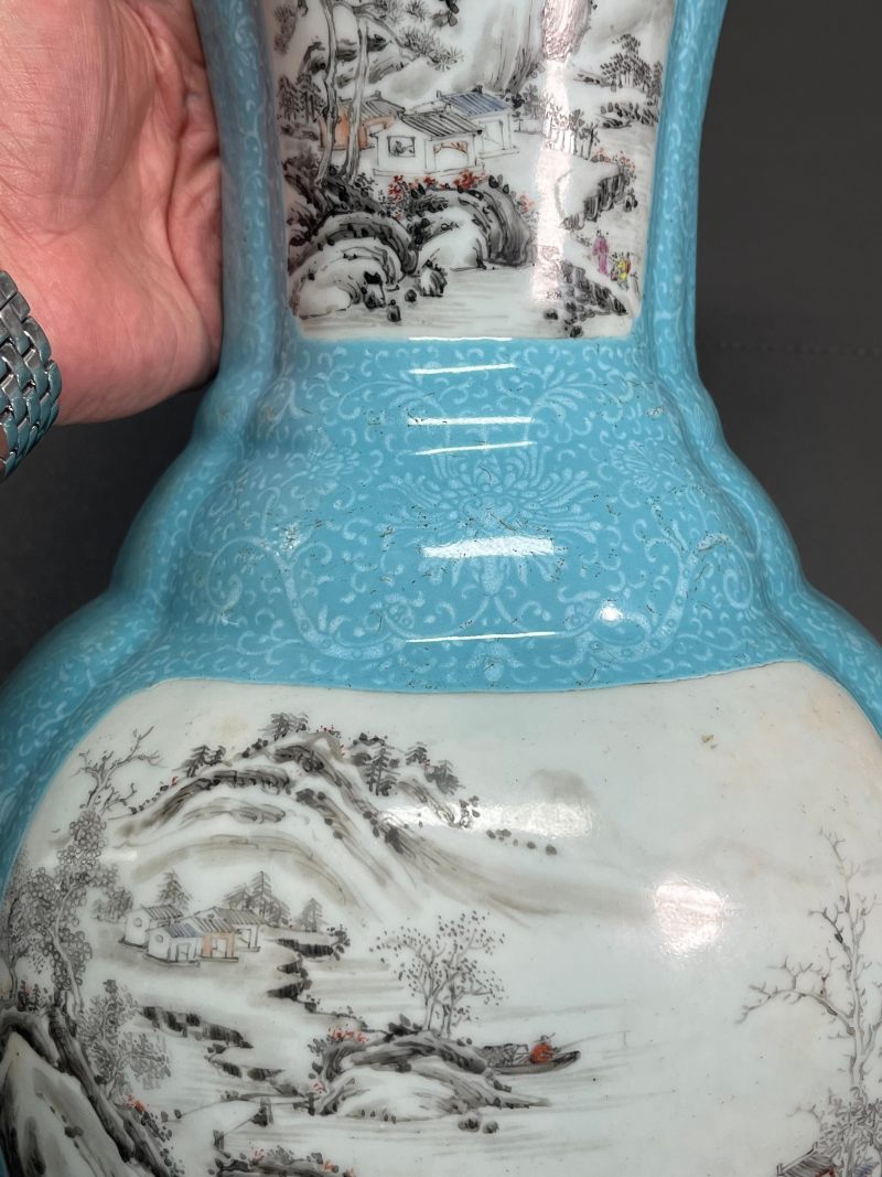 清乾隆  松石绿地开光设色墨彩山水纹大壁瓶 - 图6