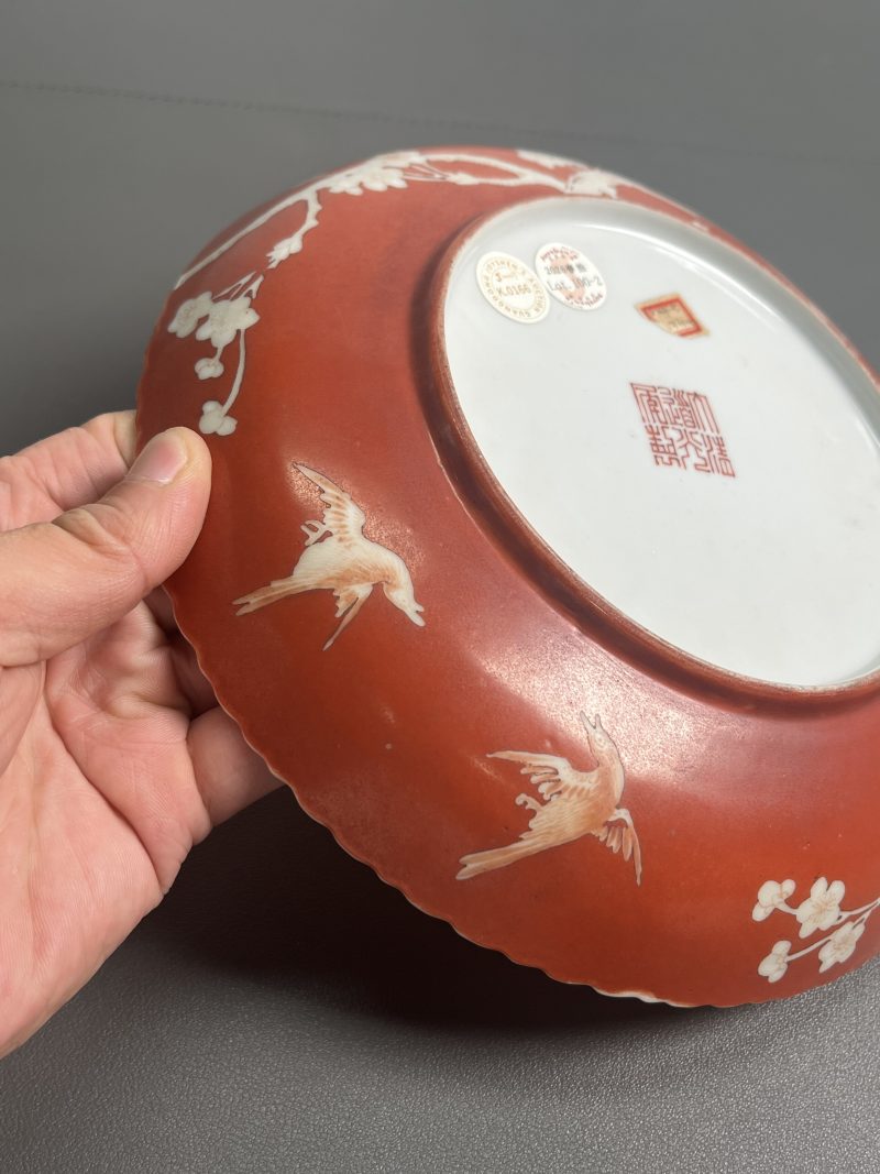清道光  珊瑚红留白喜上眉梢花口盘（一对） - 图19