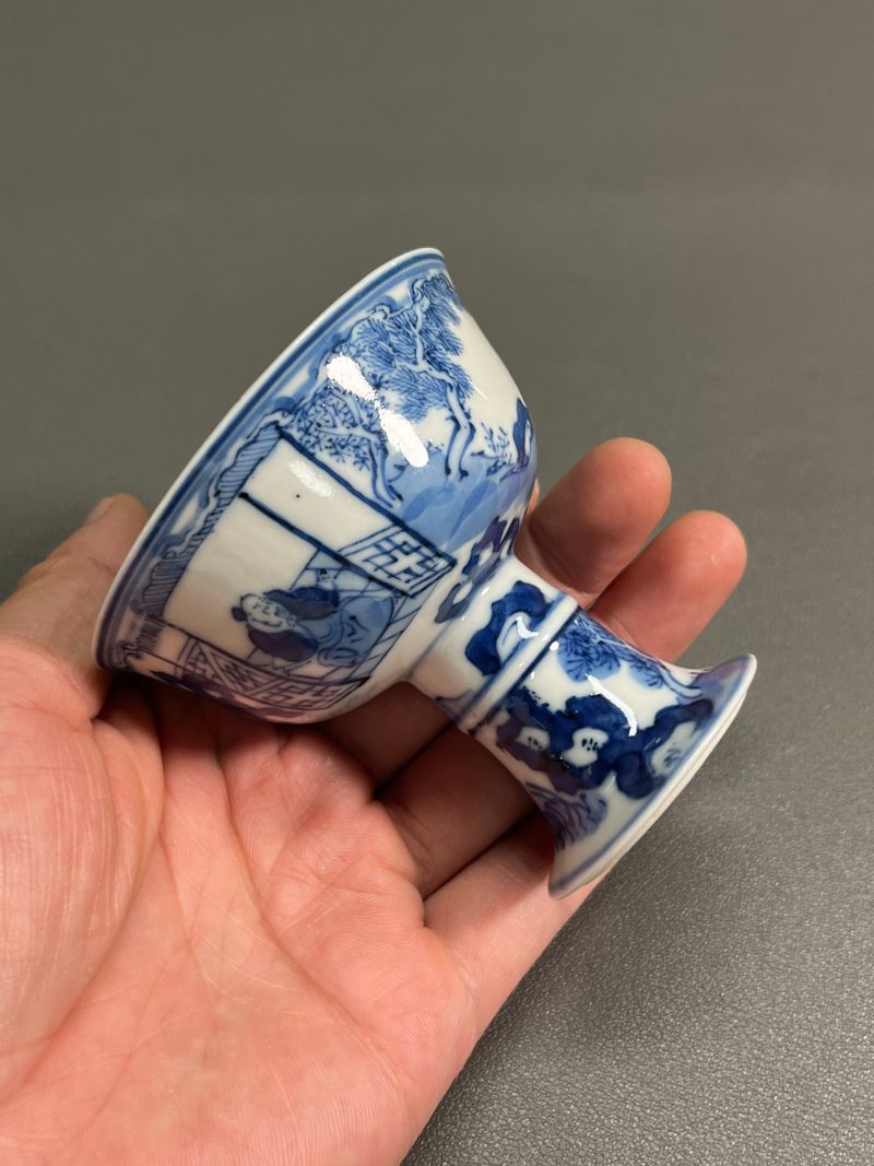 十八世纪  青花庭院高仕图梵文高足杯 - 图11