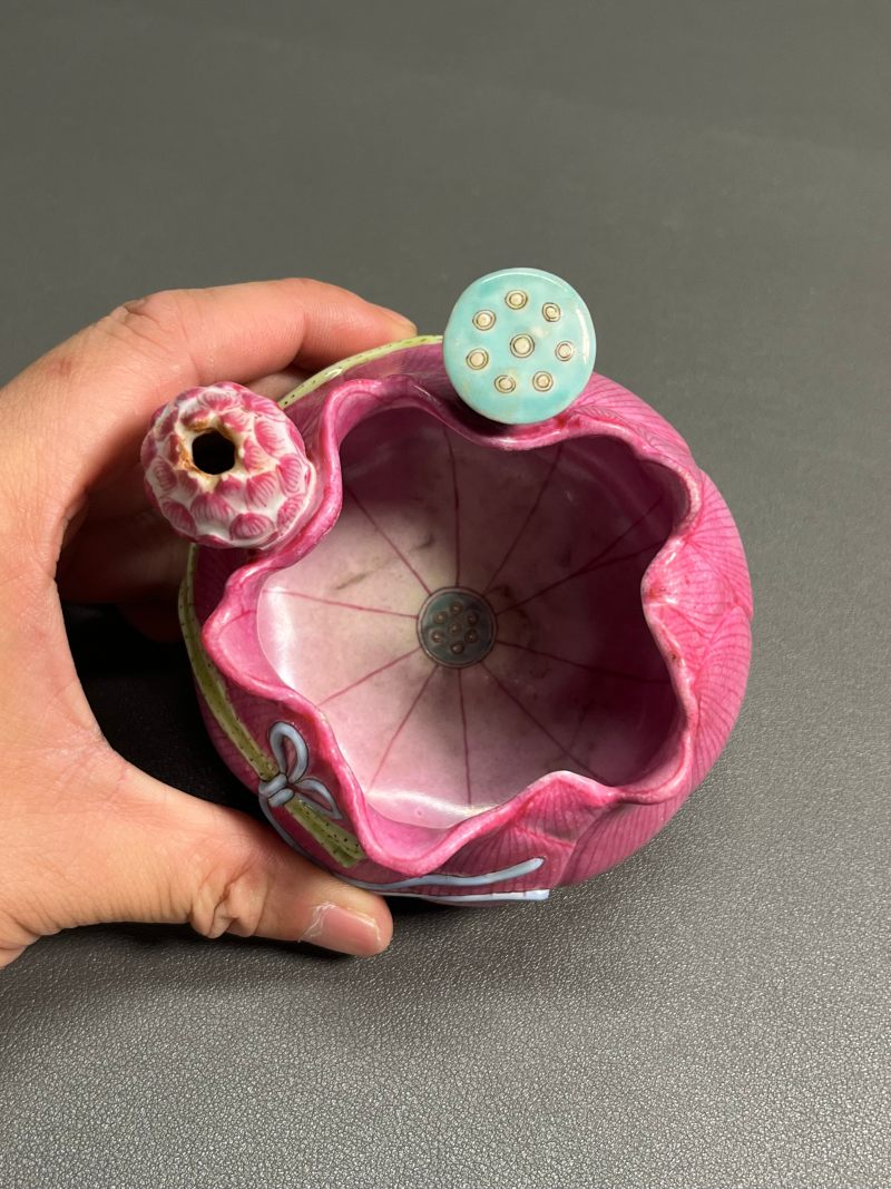 清乾隆  粉彩荷花形水盂 - 图11