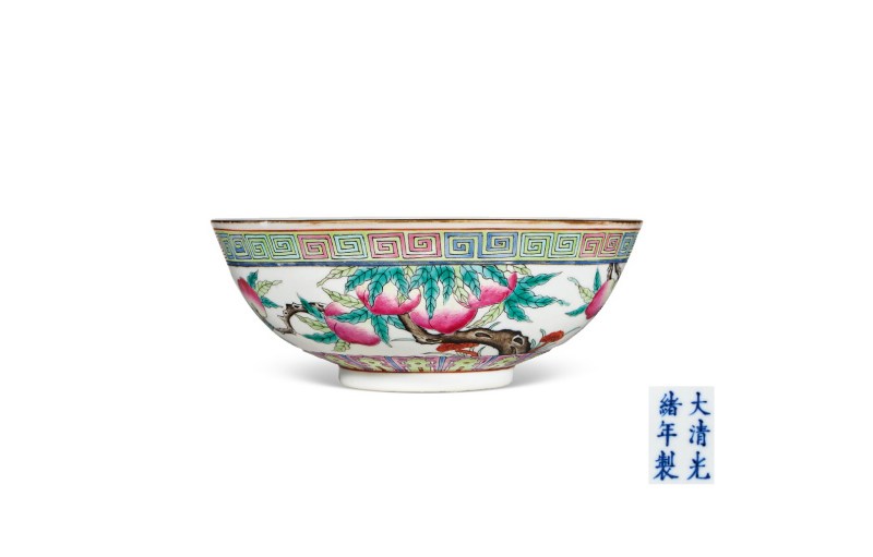 清光绪 粉彩桃纹碗