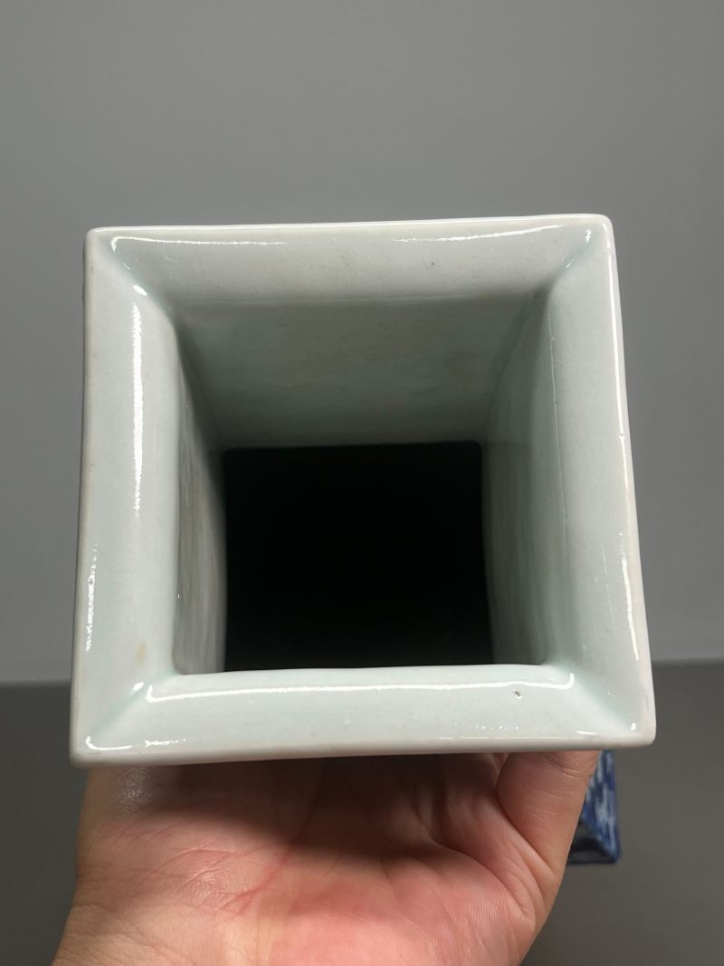 清中期  青花文人山水云蝠纹四方大尊 - 图11