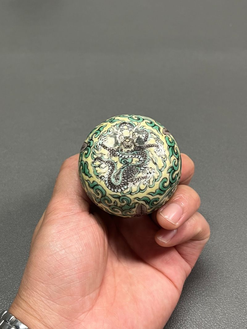 清康熙  素三彩缠枝莲纹葫芦瓶（带木座） - 图14