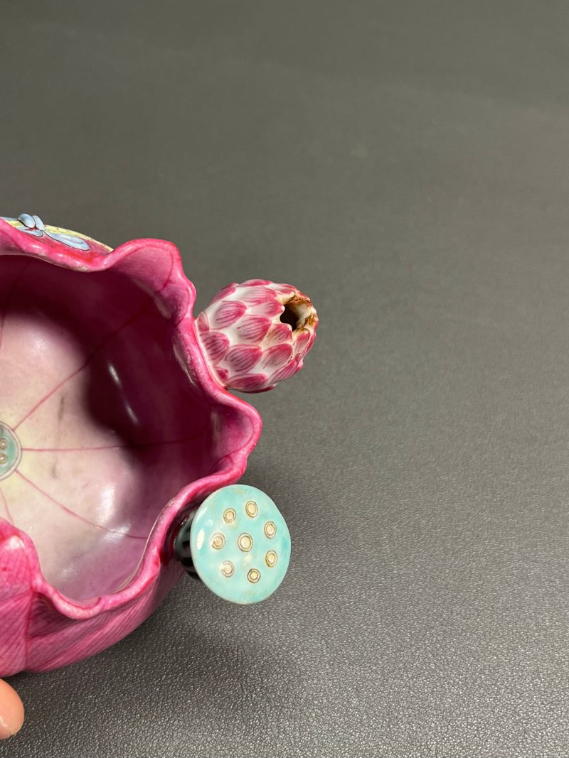 清乾隆  粉彩荷花形水盂 - 图12
