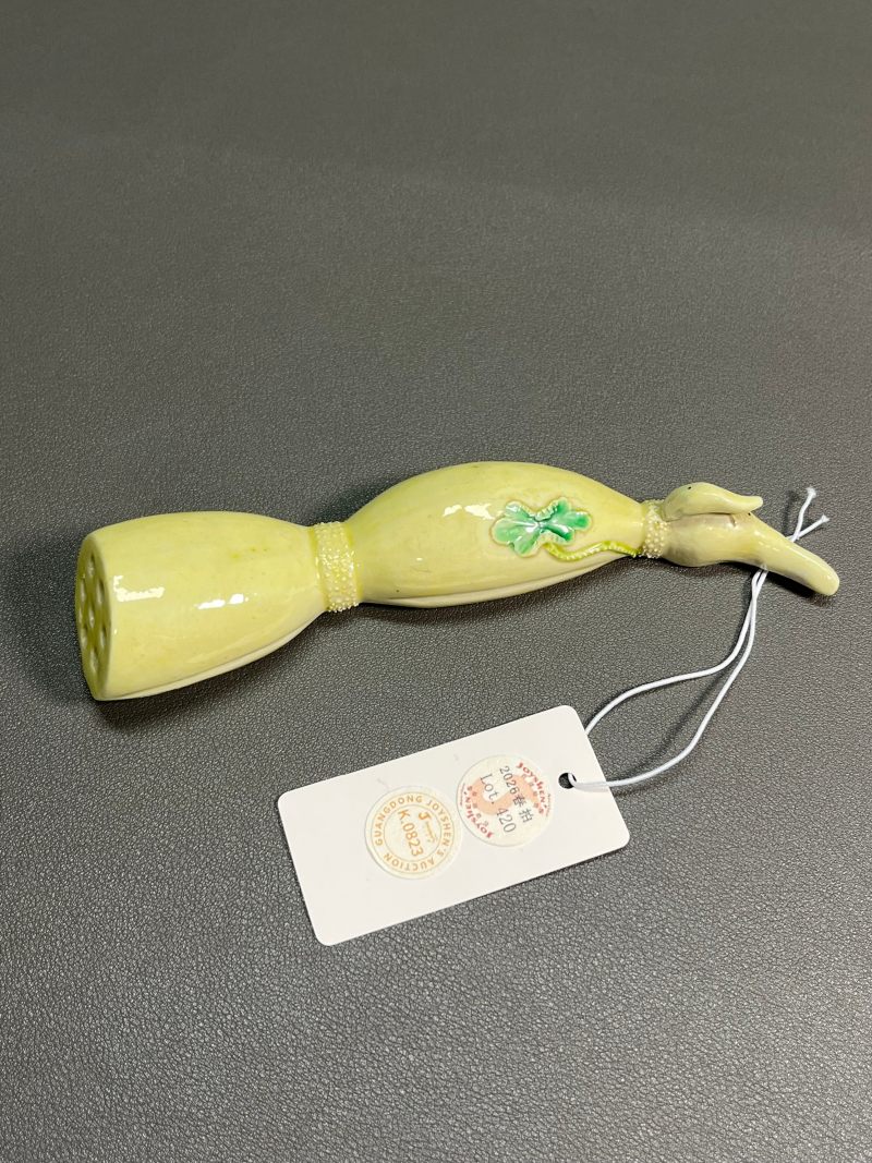 清乾隆  粉彩仿生莲藕镇纸 - 图2