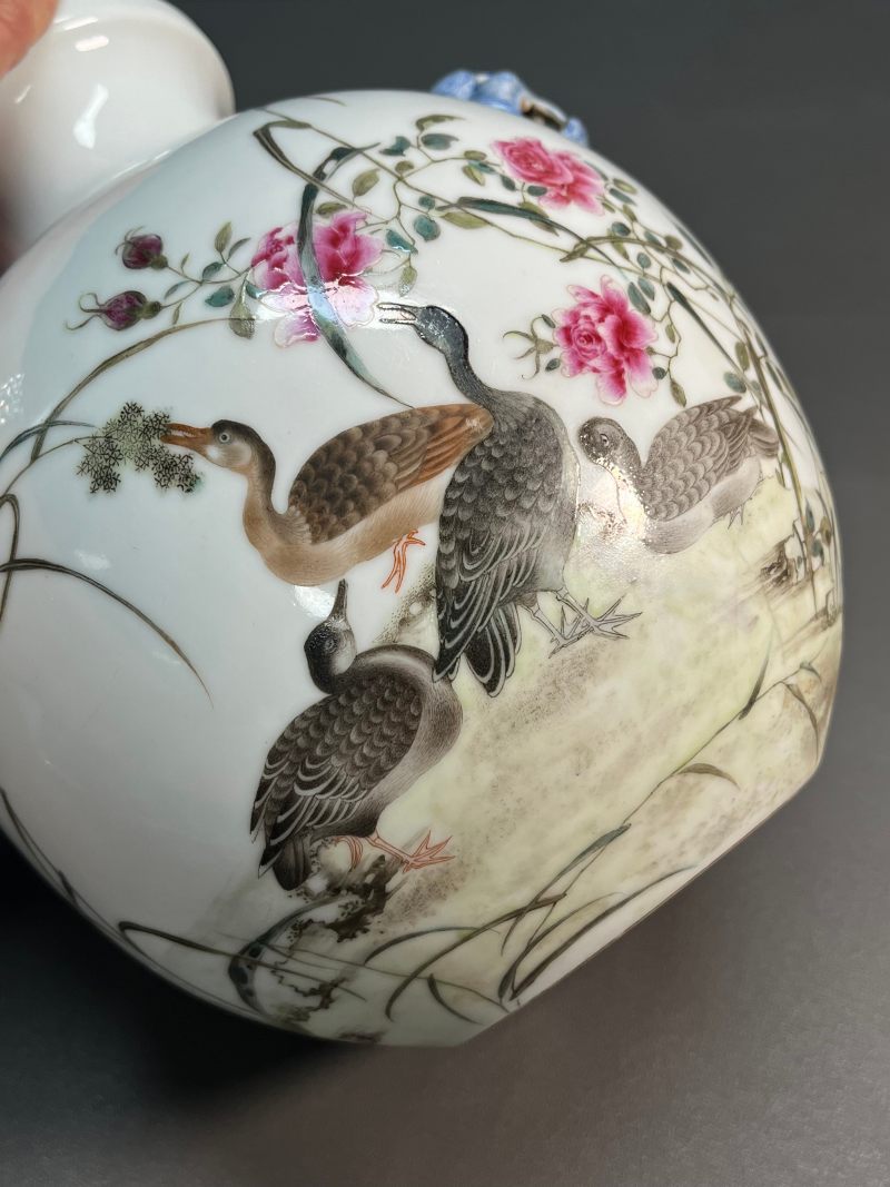 民国  珐琅彩“芦雁纹”双兽面铺首耳尊 - 图13
