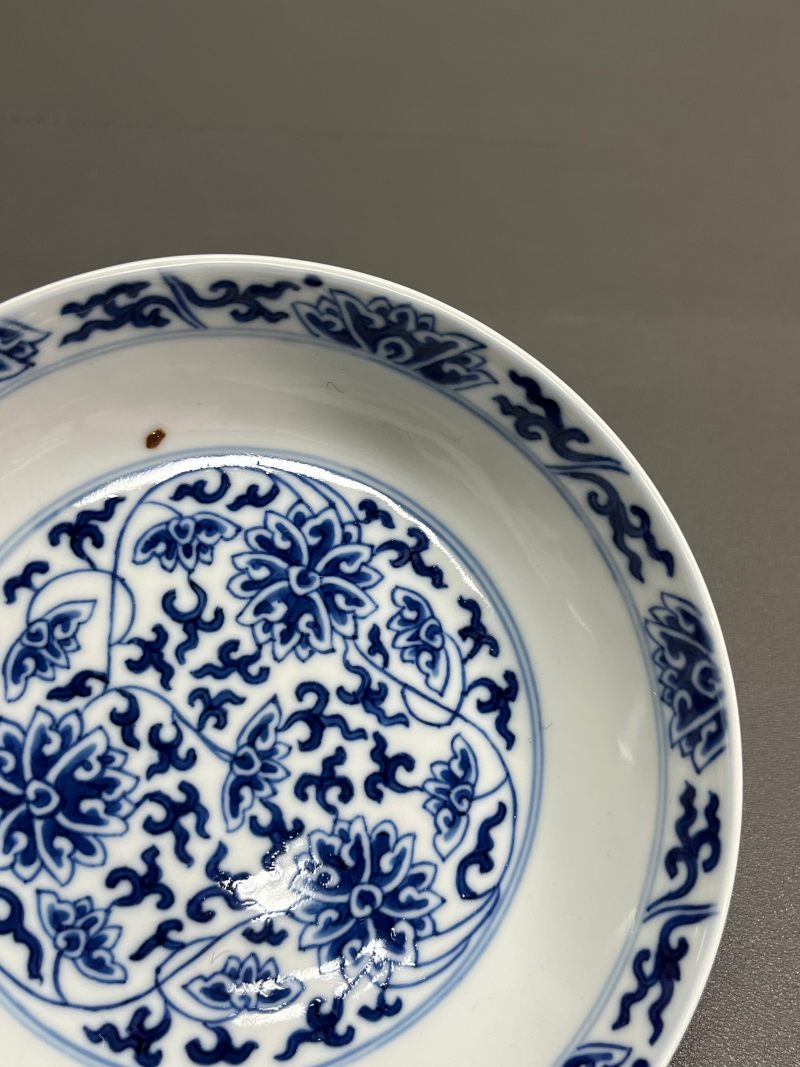 清同治 青花缠枝莲纹盘 - 图7