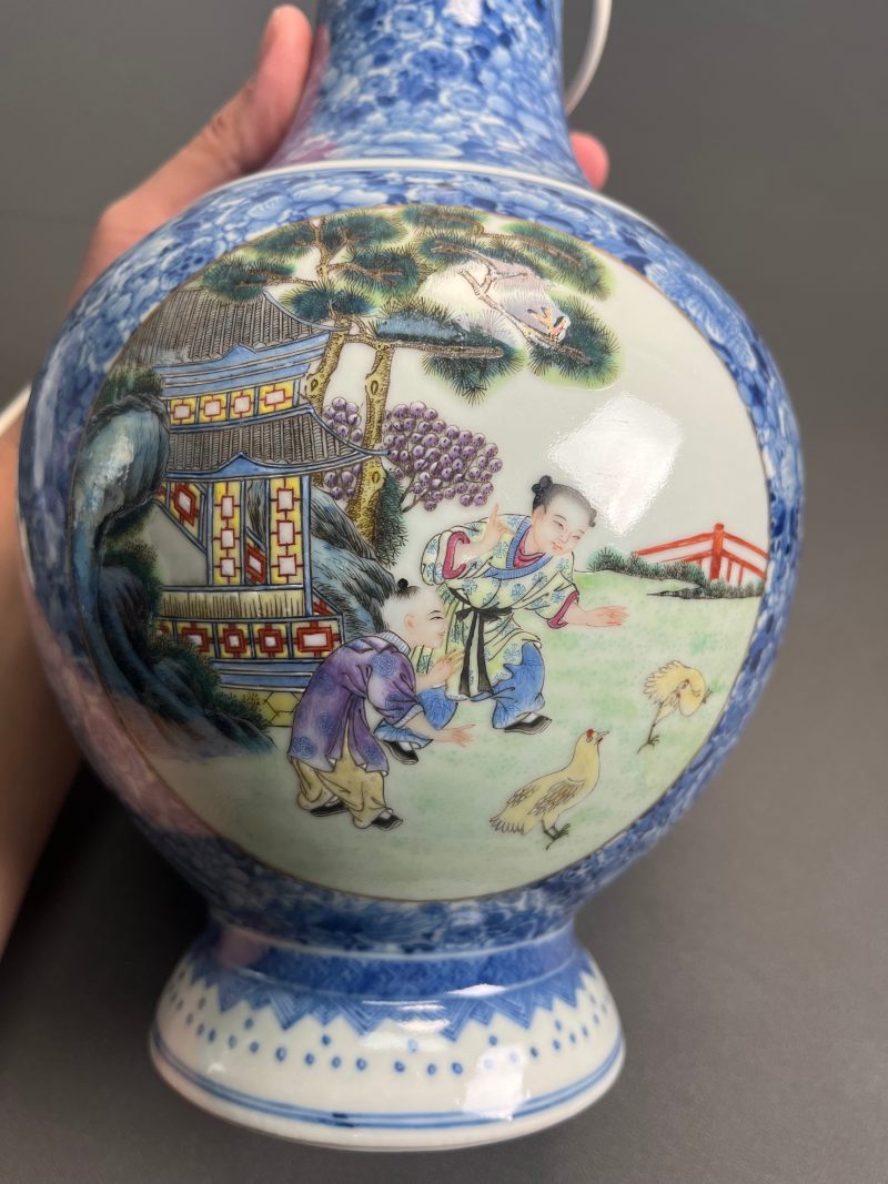 民国  青花地粉彩教子图瓶 - 图8