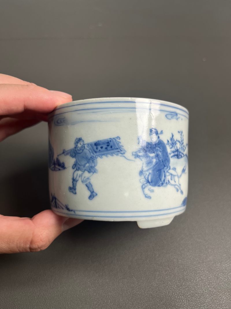 明崇祯  青花“状元归去马如飞”故事图香炉 - 图4