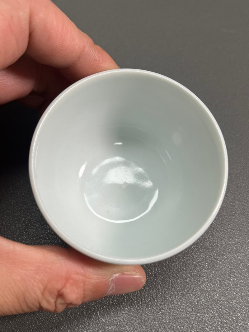 清乾隆  粉彩“饮中八仙之张旭”人物诗文
卧足杯 - 图12