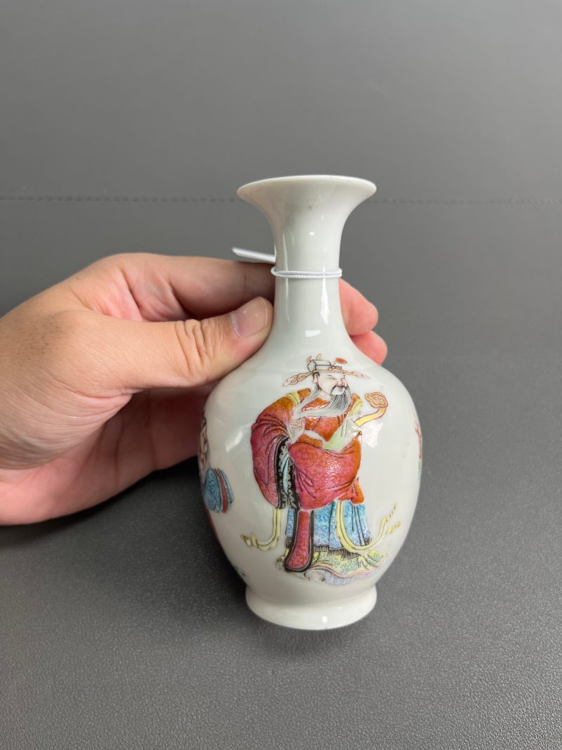 清道光  粉彩“加官进爵”图瓶 - 图3
