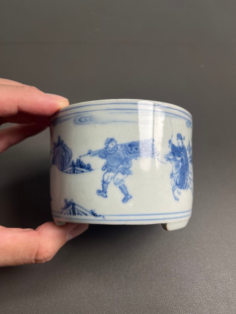 明崇祯  青花“状元归去马如飞”故事图香炉 - 图5