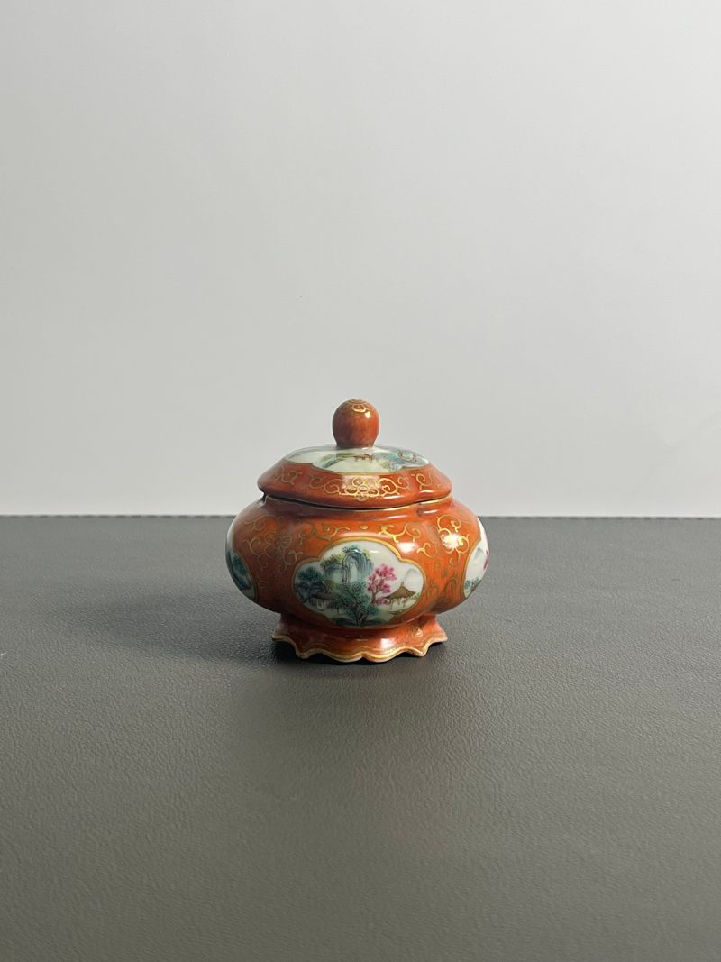 清乾隆  矾红描金粉彩开光山水纹砚滴 - 图3