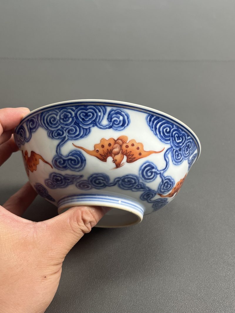 清宣统  青花矾红彩云蝠纹碗（一对） - 图7
