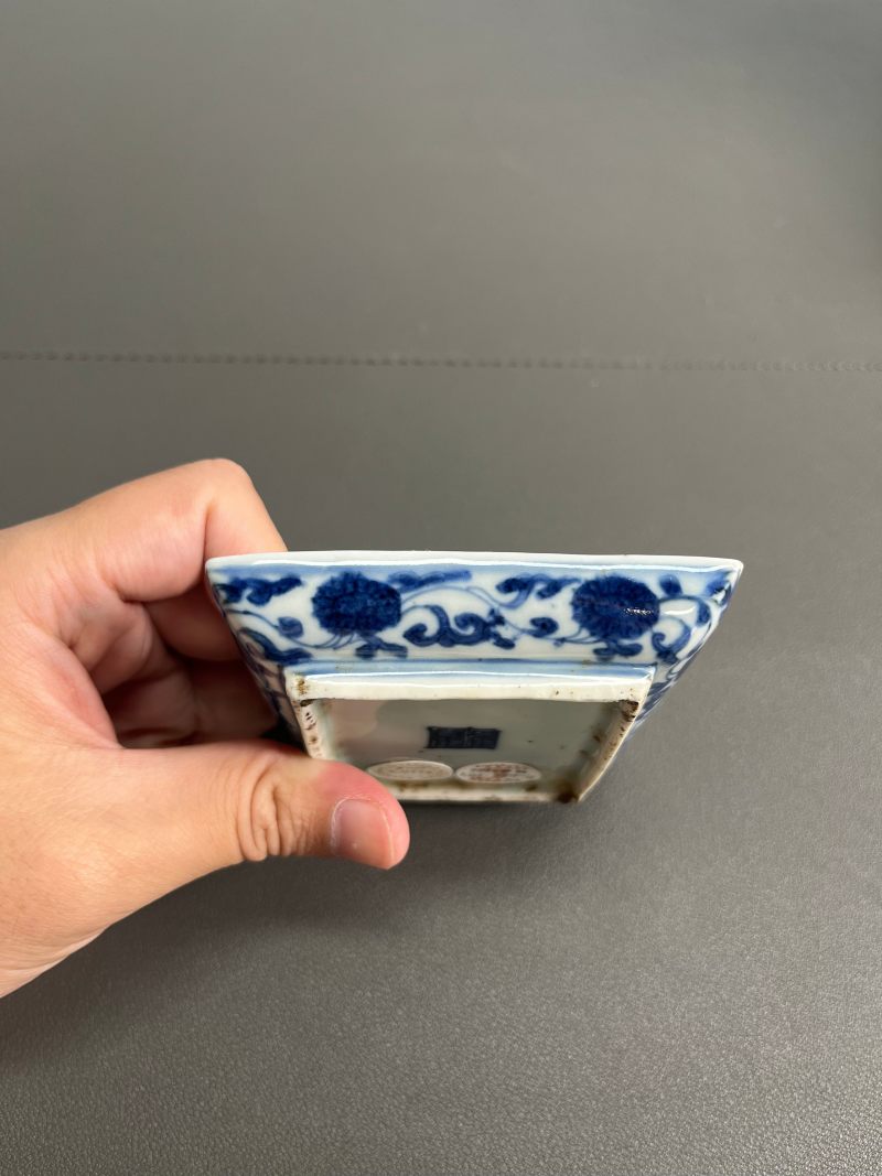 明万历  青花开光花鸟纹四方小碟（一对） - 图17