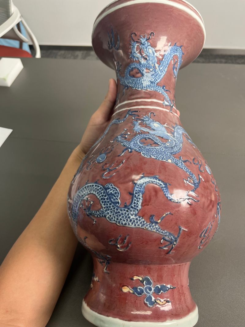 清康熙  青花釉里红堆塑云龙纹琵琶尊 - 图5
