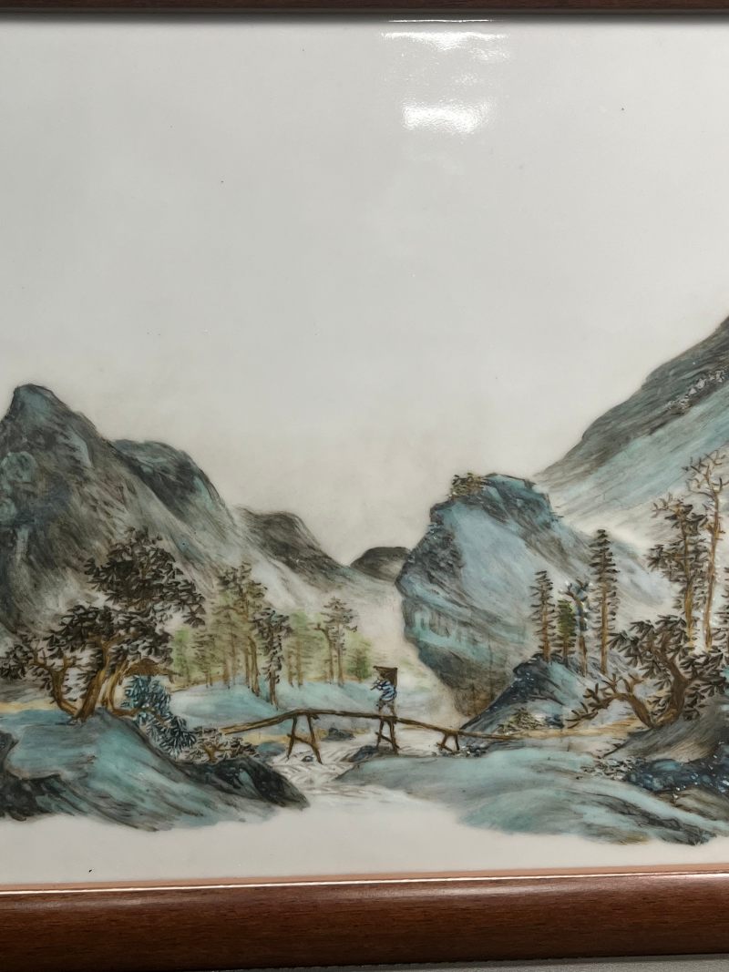 民国  “汪大沧”作新粉彩“深山独往”山水图瓷板 - 图6