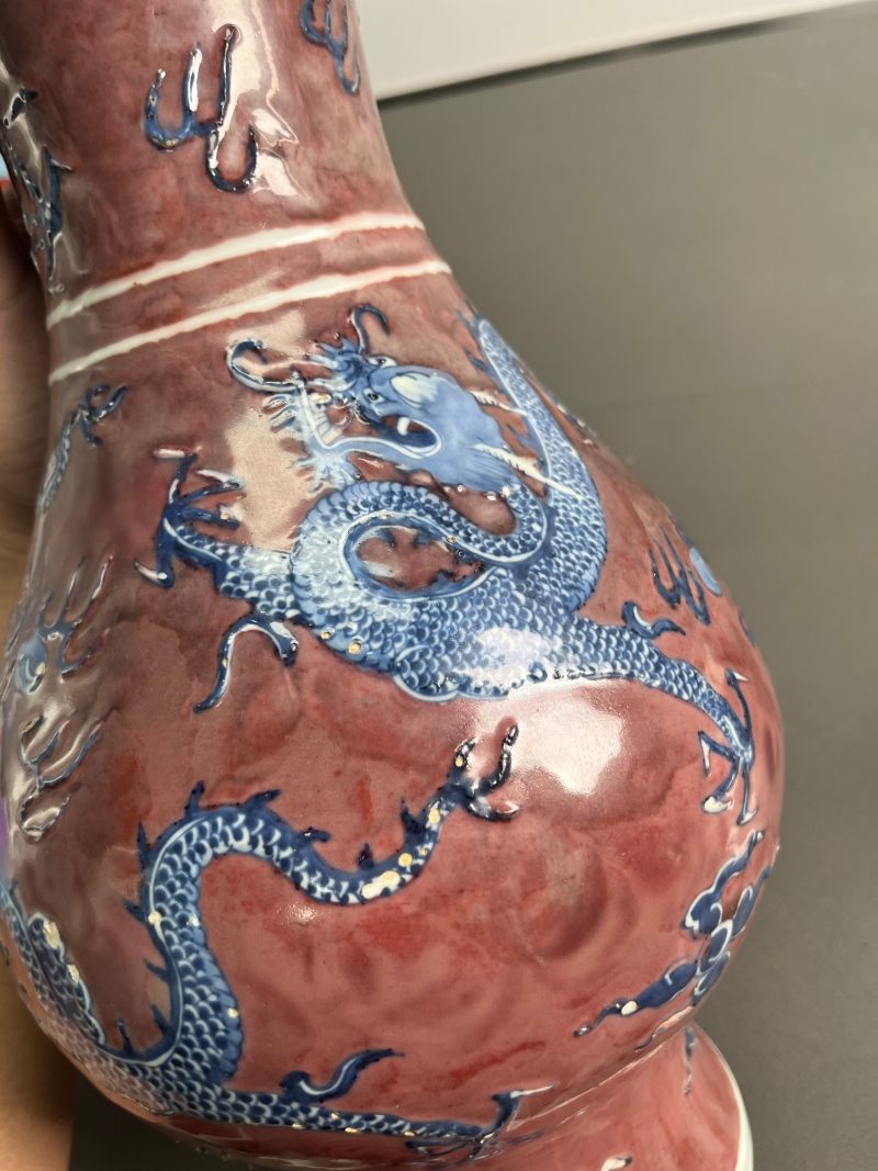 清康熙  青花釉里红堆塑云龙纹琵琶尊 - 图11