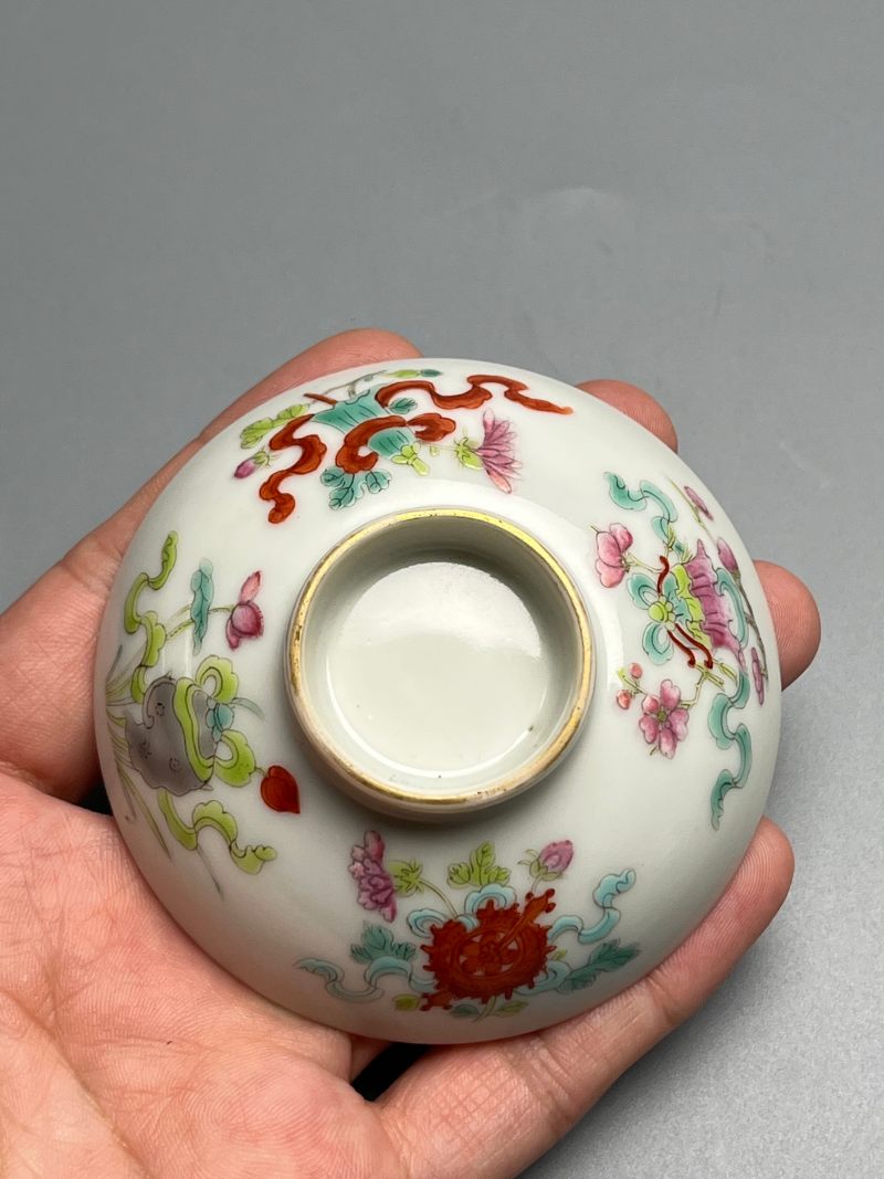 清道光  粉彩花卉八吉祥纹盖杯 - 图21