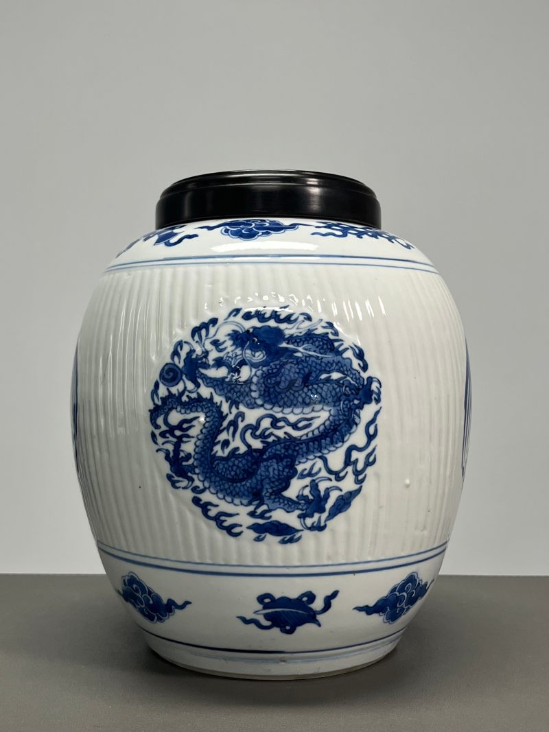 清康熙  青花龙凤纹瓜棱罐（带木盖） - 图3
