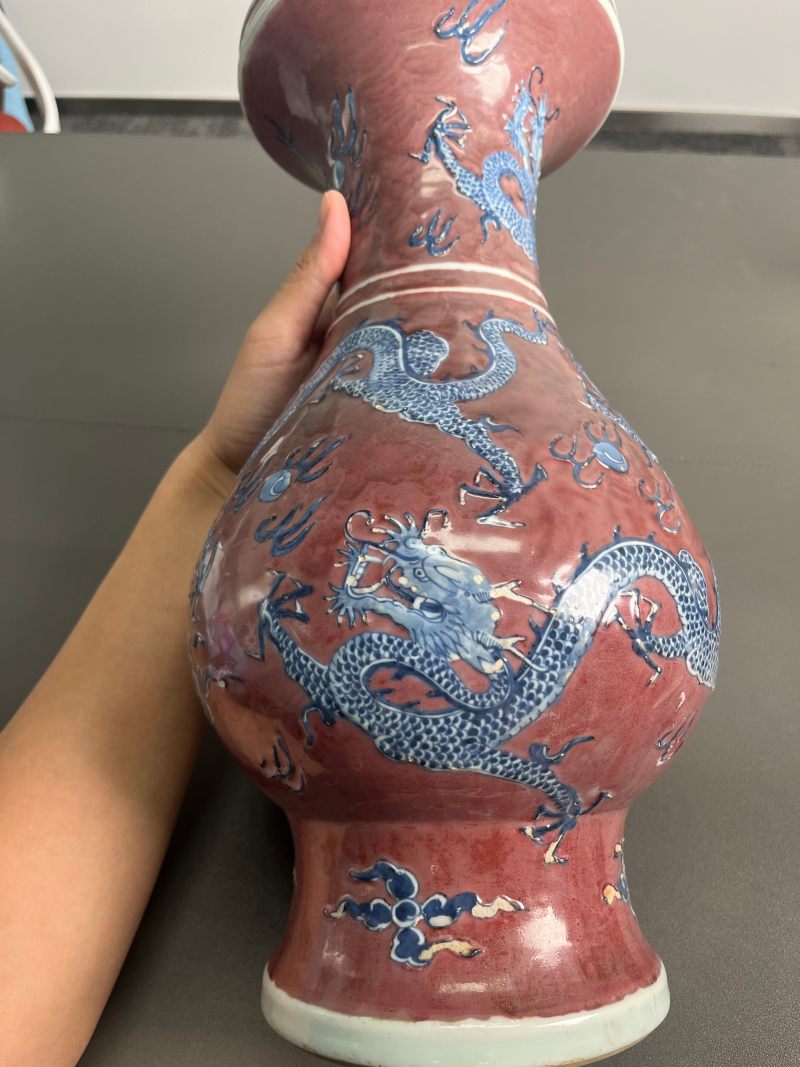 清康熙  青花釉里红堆塑云龙纹琵琶尊 - 图6